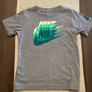 Kids Nike t-shirt